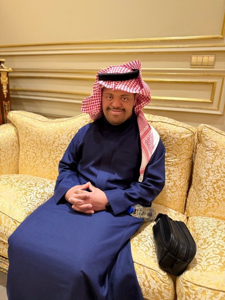 في لفتة مفعمة بالوفاء والدعم.. أبطال “متلازمة النجاح” في ضيافة الشيخ عبداللطيف العبداللطيف