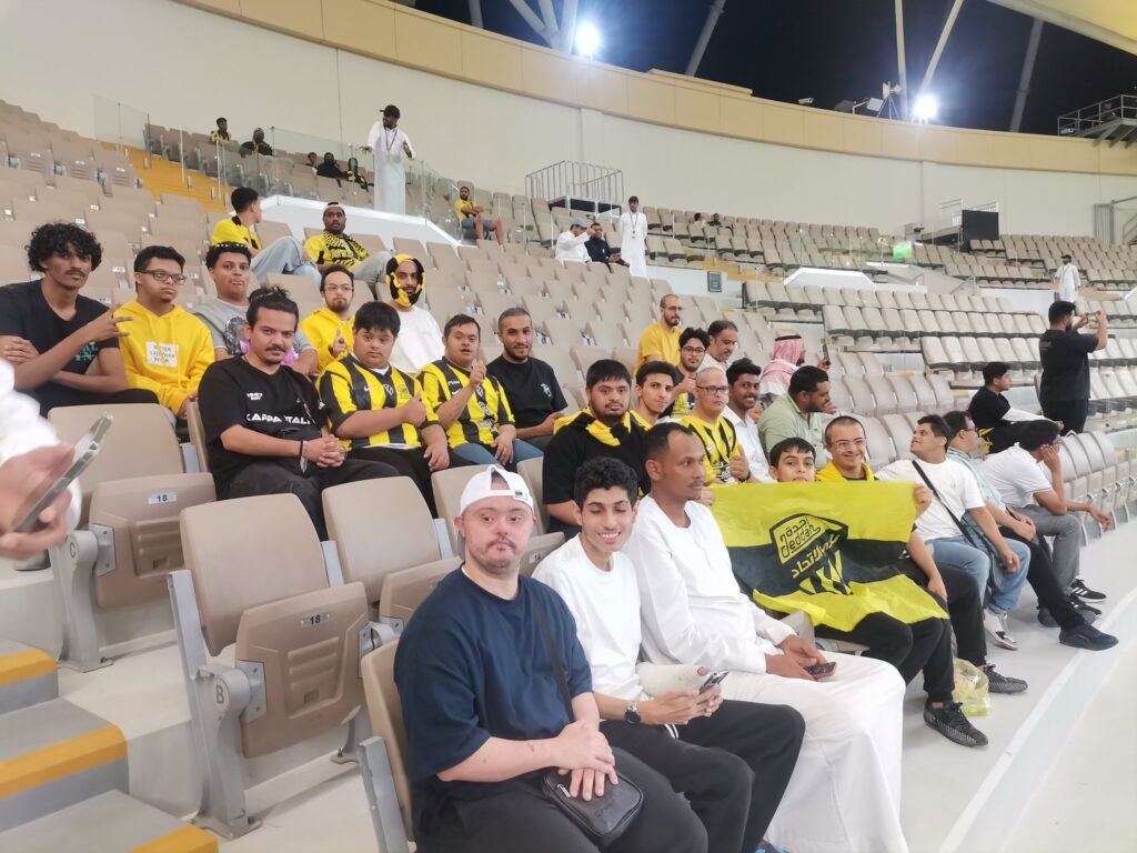أبطالنا في مدرجات ملعب الأمير عبدالله الفيصل بدعوة من نادي الاتحاد