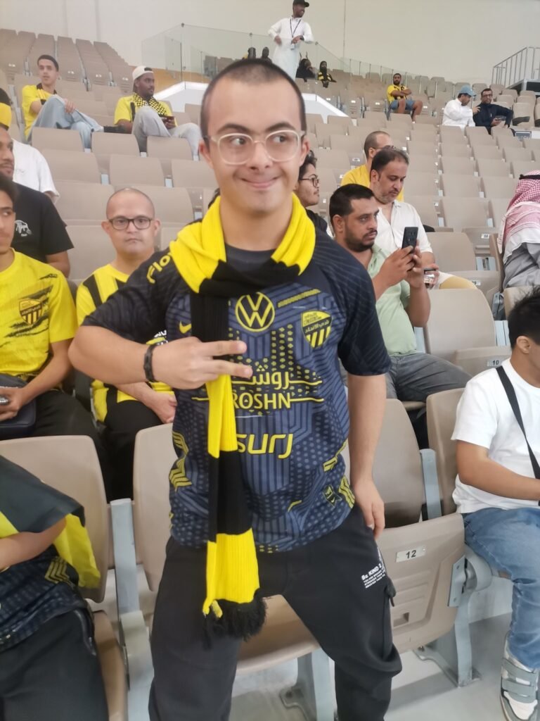 أبطالنا في مدرجات ملعب الأمير عبدالله الفيصل بدعوة من نادي الاتحاد