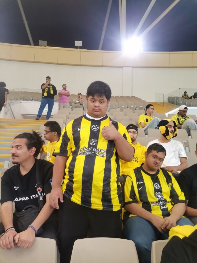 أبطالنا في مدرجات ملعب الأمير عبدالله الفيصل بدعوة من نادي الاتحاد