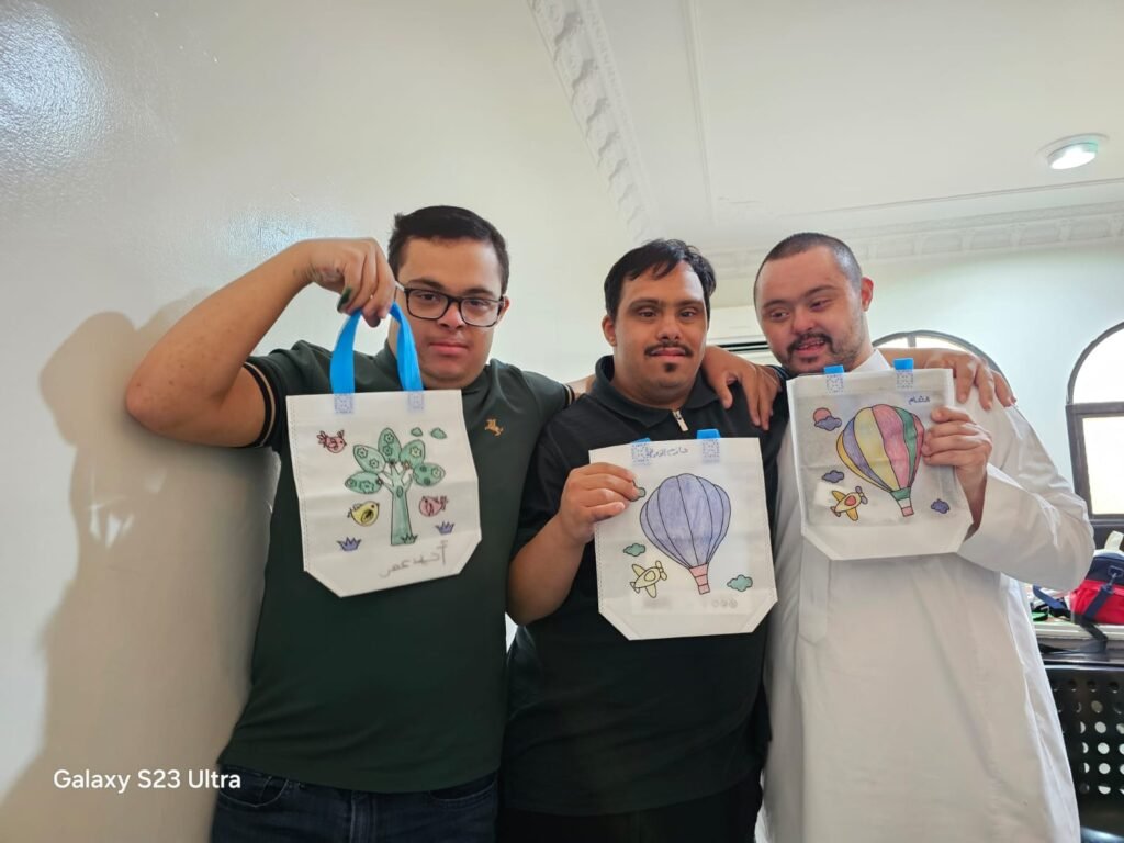 بالألوان والإبداع.. مواهب الأبناء في حصة الرسم والتلوين