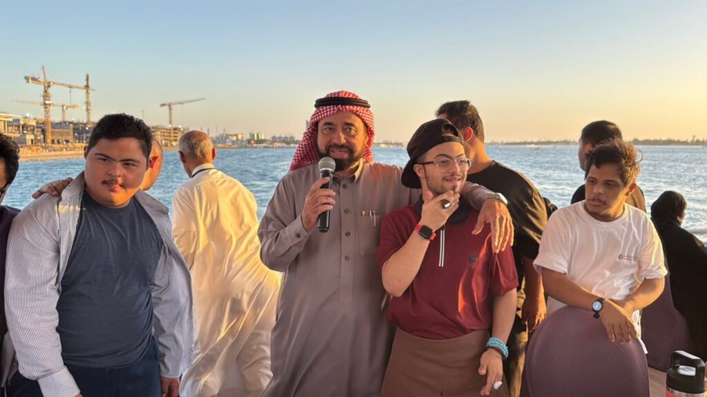 في مرسى الأحلام..أبنائنا يبحرون على متن مطعم اليخت العائم بجدة